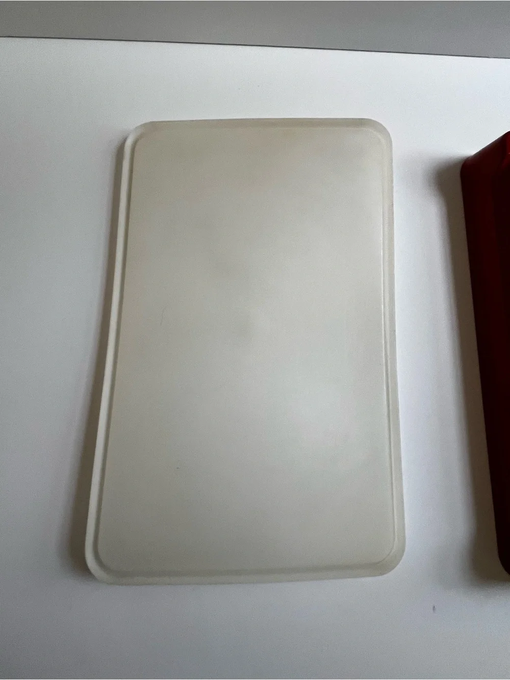 Tupperware Hot Dog and Deli Meat Keeper Marinator